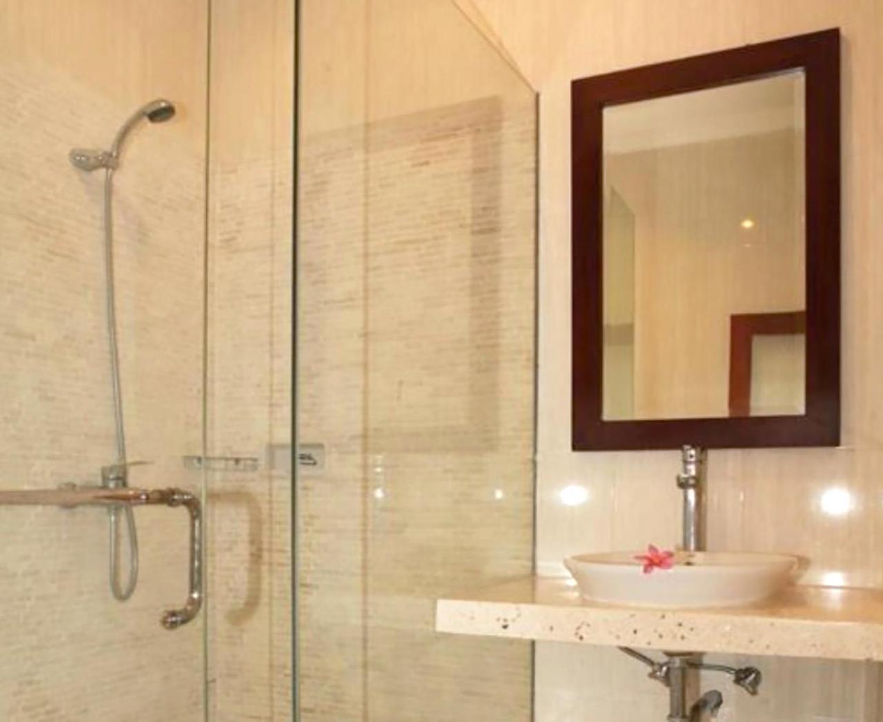 Villa Anyelir Семиняк Екстериор снимка