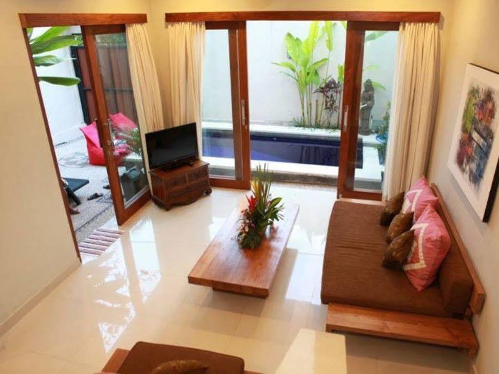 Villa Anyelir Семиняк Екстериор снимка
